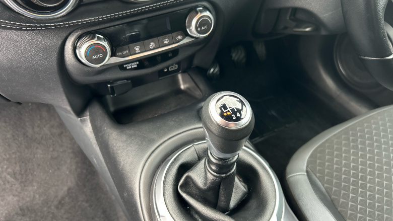 Nissan Juke 1.0 DiG-T 114 N-Connecta 5dr Petrol Hatchback